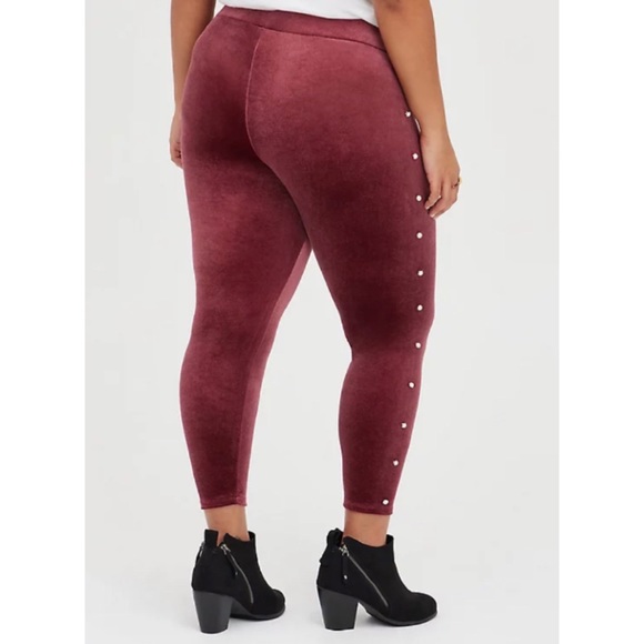 π Purple Velvet With Pearls Platinum Leggings 2 2X 18 20 NWT Torrid New! - Picture 3 of 5